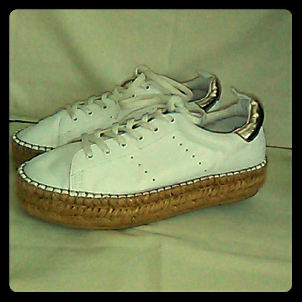 Steven by Steve Madden Spec Gold trim Sneakers